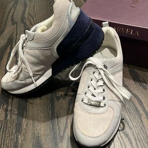 Fabulous gray and navy platform Carvela sneaker